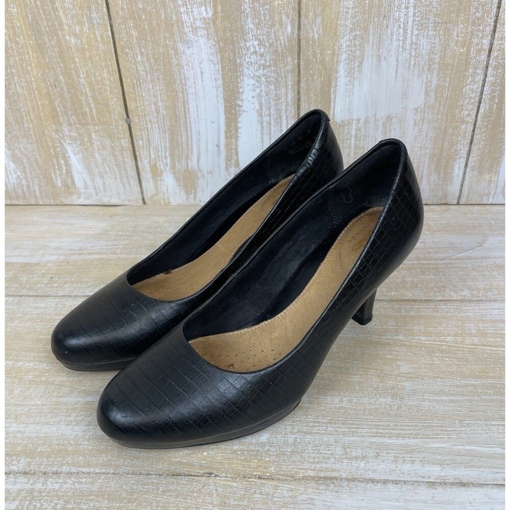 Clarks Women's Size 5 Black Croc Embossed Round Toe Block Heel Slip-On Pumps